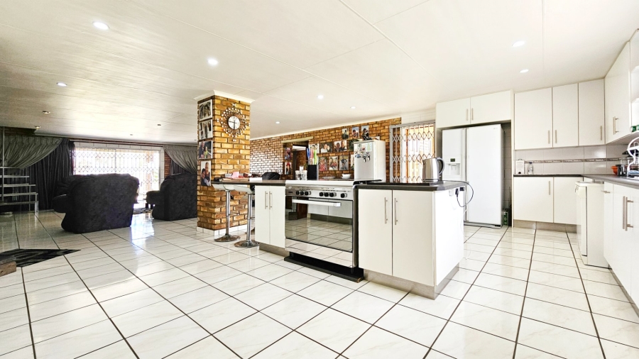 3 Bedroom Property for Sale in Oranjeville Free State